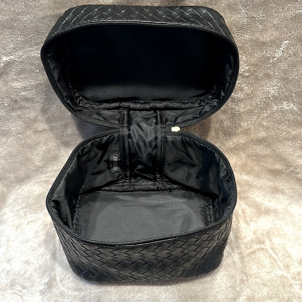 NWOT Shiseido Black Woven Zip Around Cosmetic Makeup Bag with Top Handle - Picture 6 of 7